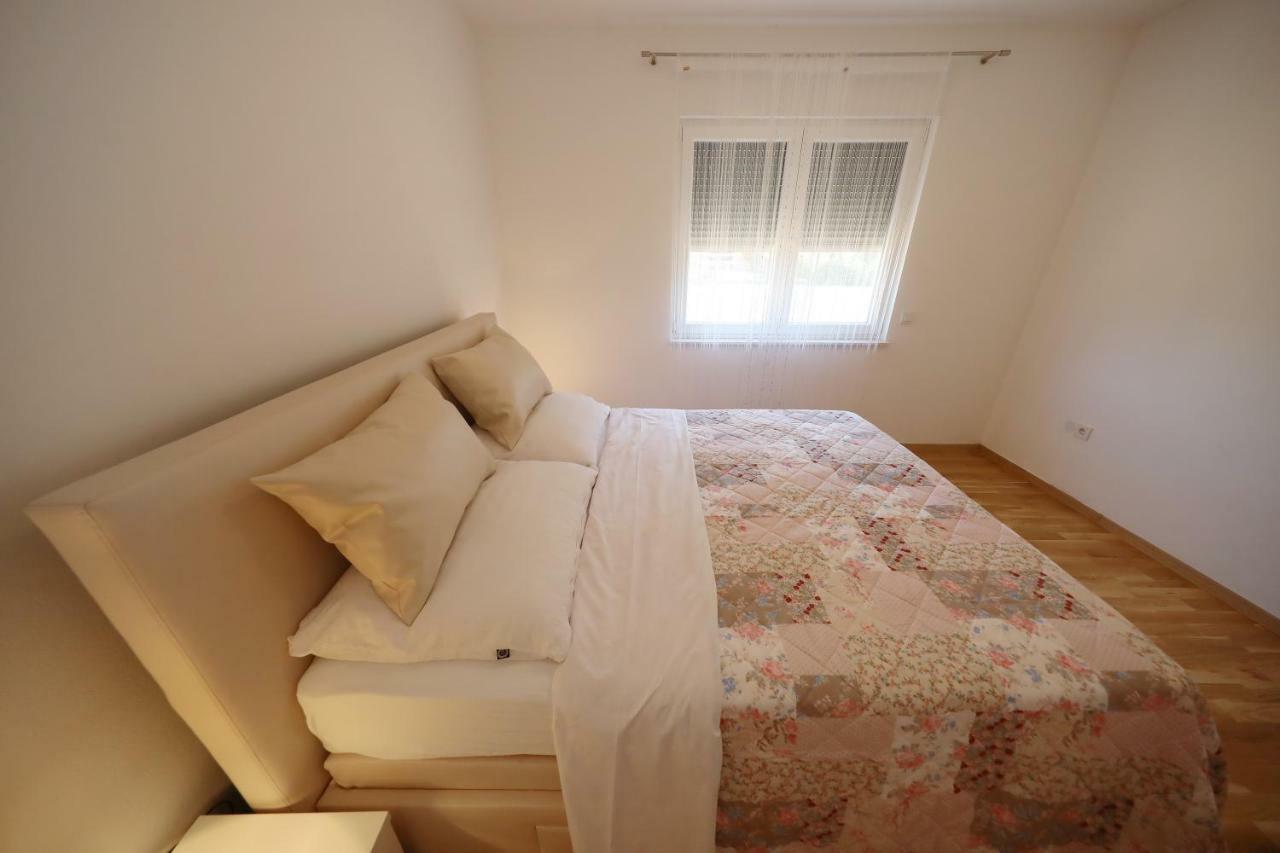 Apartmani Vlado Mitar Sukošan Dış mekan fotoğraf