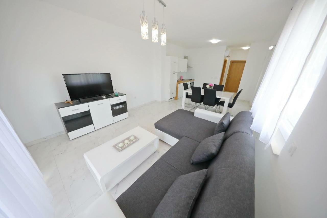 Apartmani Vlado Mitar Sukošan Dış mekan fotoğraf