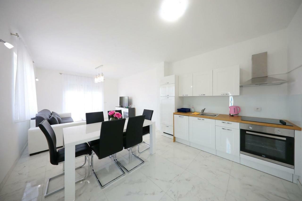 Apartmani Vlado Mitar Sukošan Dış mekan fotoğraf