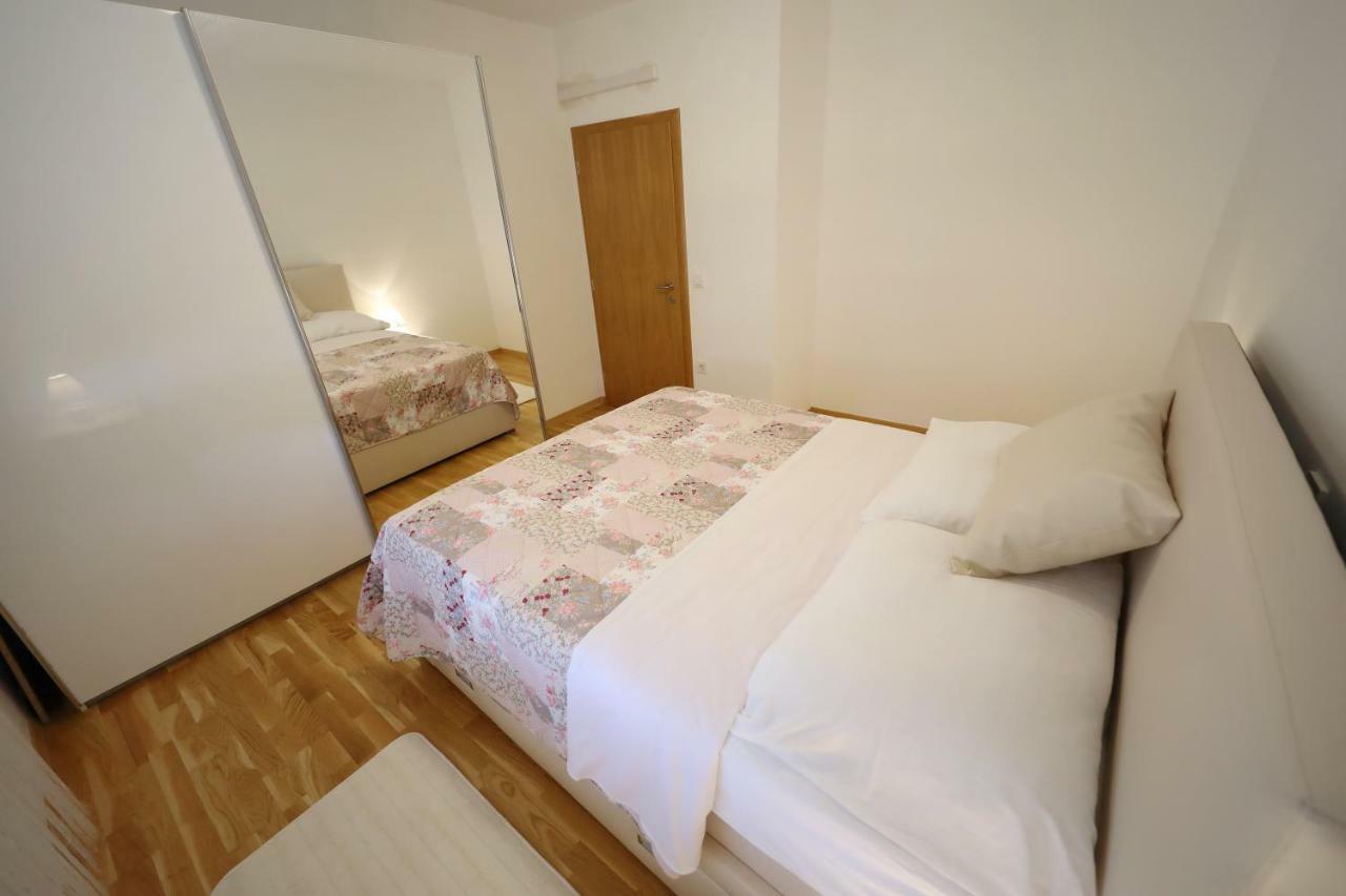 Apartmani Vlado Mitar Sukošan Dış mekan fotoğraf