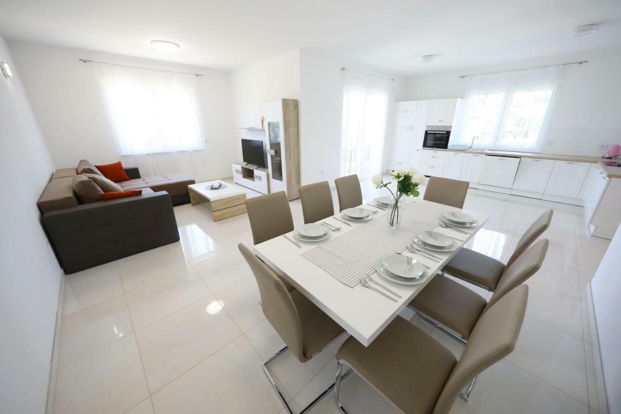 Apartmani Vlado Mitar Sukošan Dış mekan fotoğraf