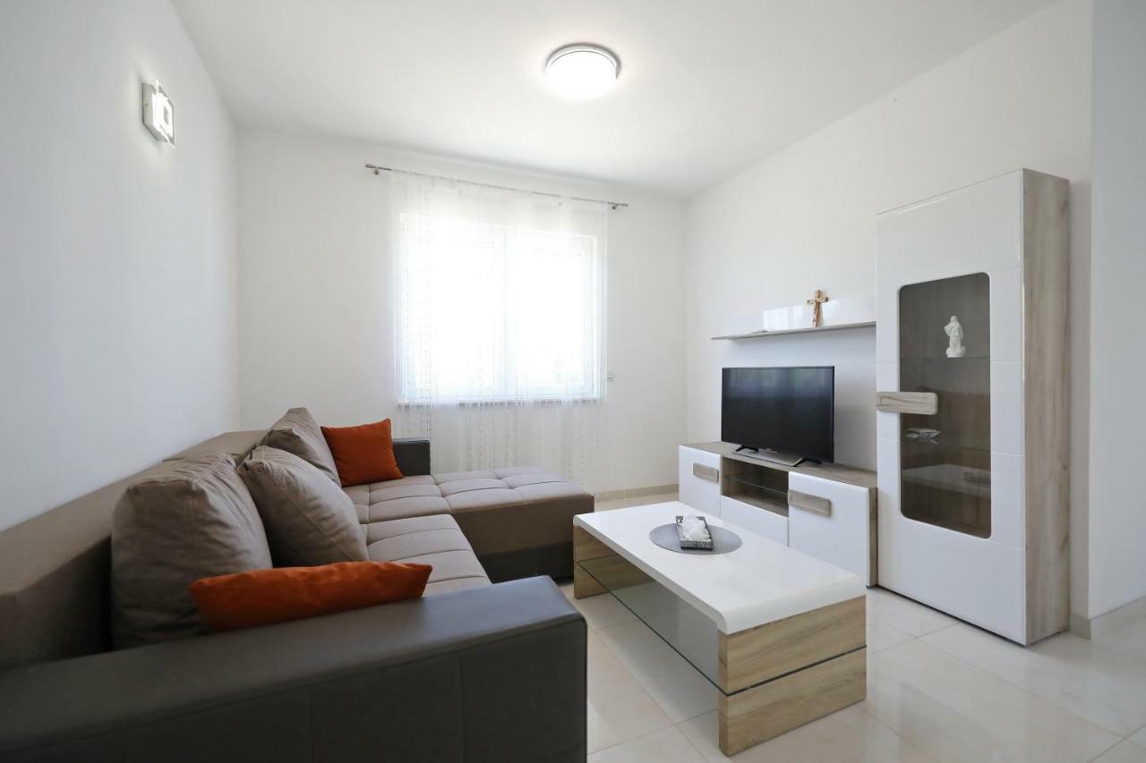 Apartmani Vlado Mitar Sukošan Dış mekan fotoğraf