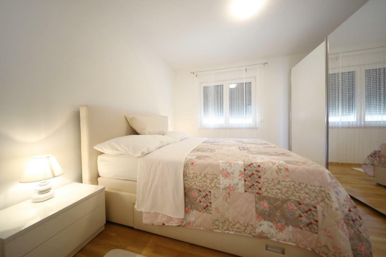Apartmani Vlado Mitar Sukošan Dış mekan fotoğraf